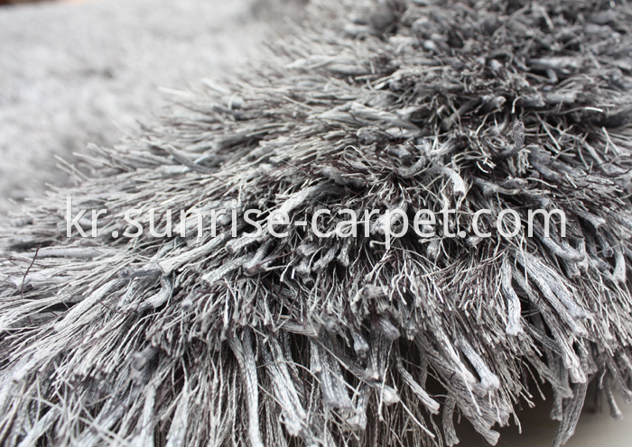 Thick Polyester and Thin Polyester mix Color Shaggy Rug
